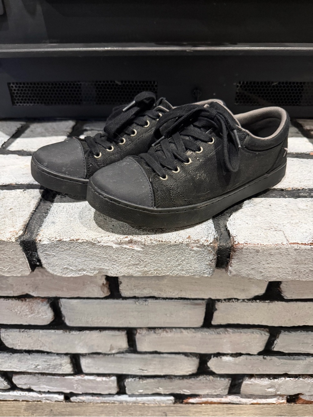 Men's Black Low-Top Canvas Sneakers